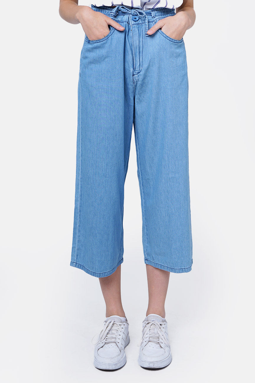Celana Pendek Bernadeth Light Blue Chambray