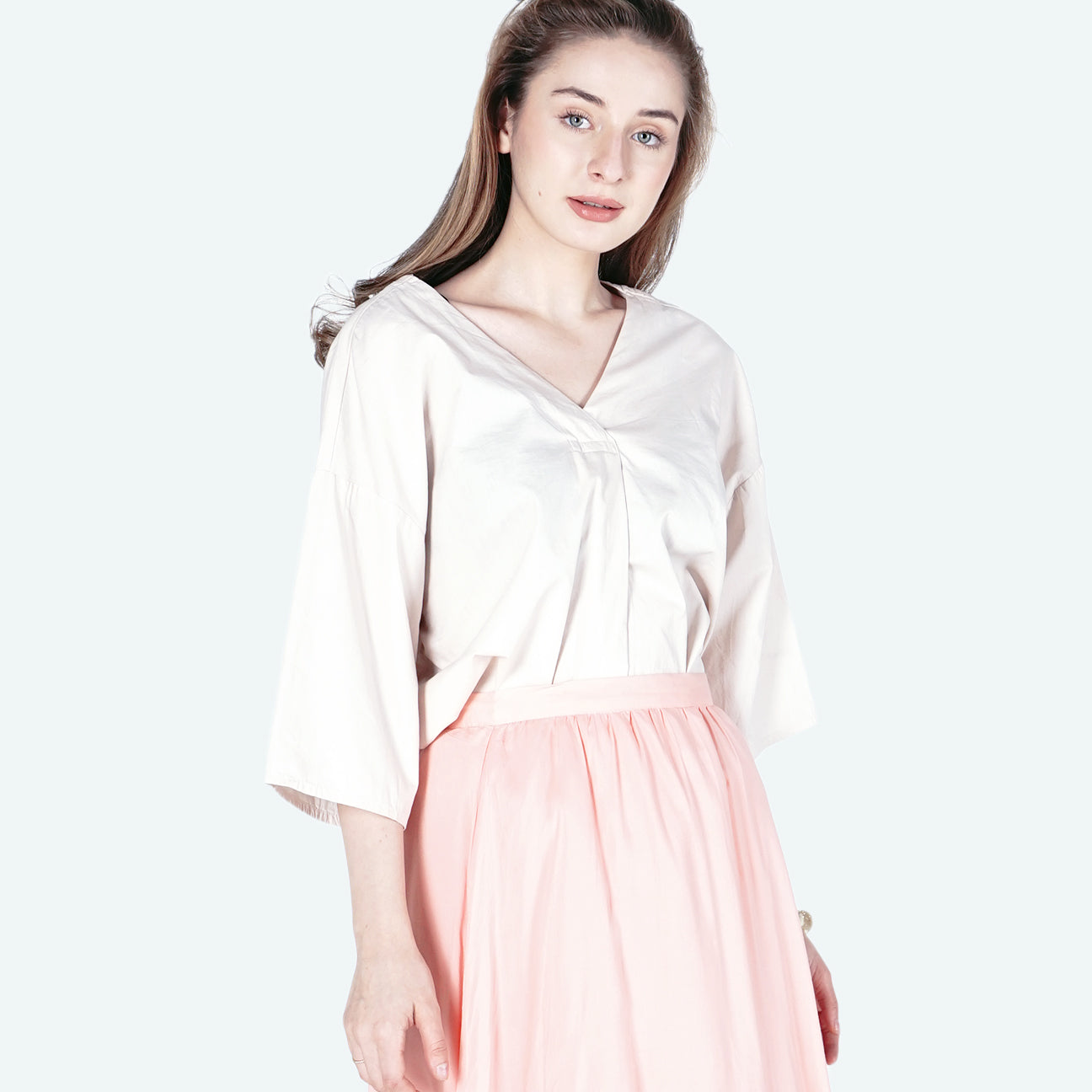 Kemeja Lengan Panjang Kizzy Cream