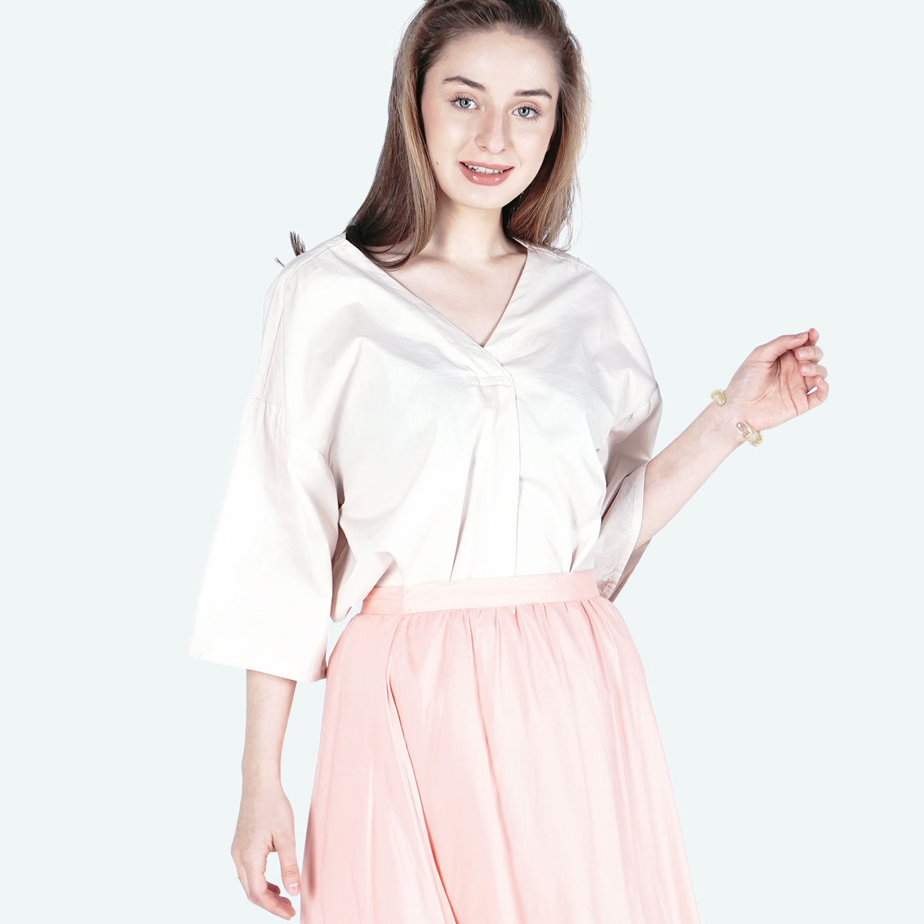 Kemeja Lengan Panjang Kizzy Cream