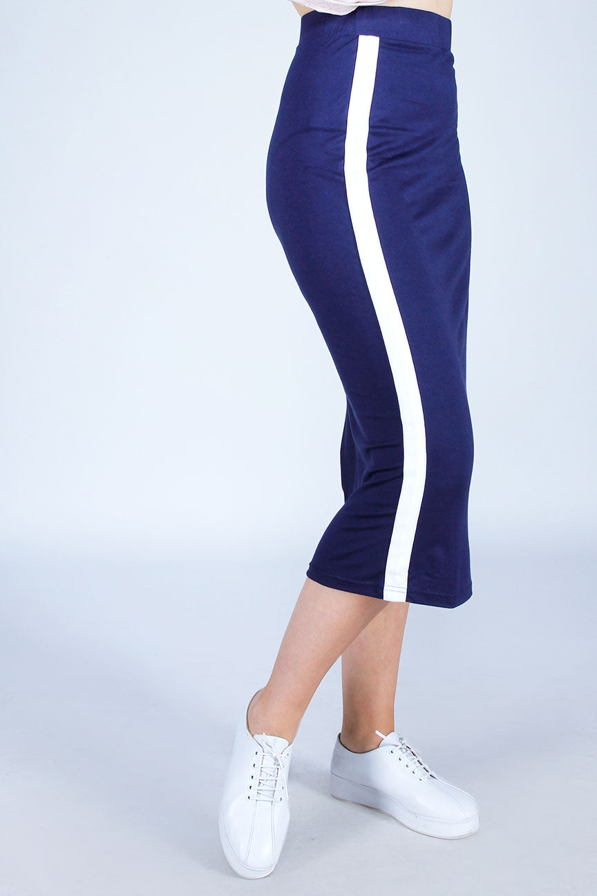 Rok Pendek Blanka Navy White